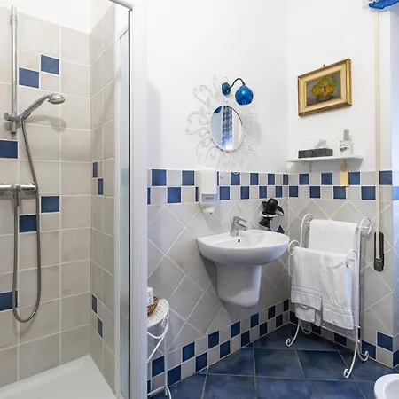 Casa Lollobrigida 4*