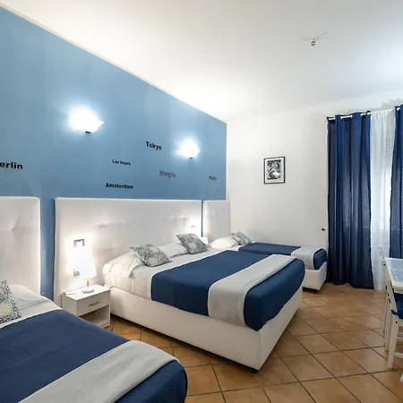 Casa Lollobrigida Oda ve Kahvaltı 4*