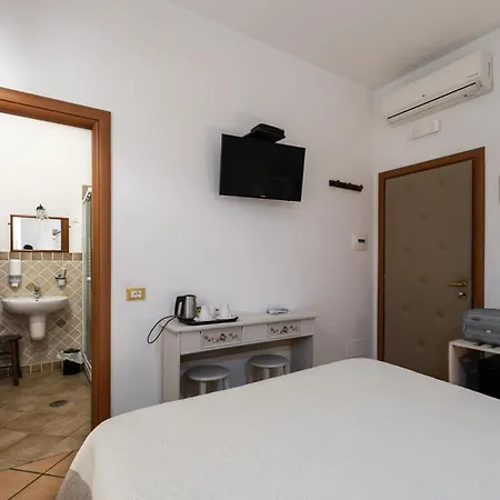 Casa Lollobrigida Bed & Breakfast
