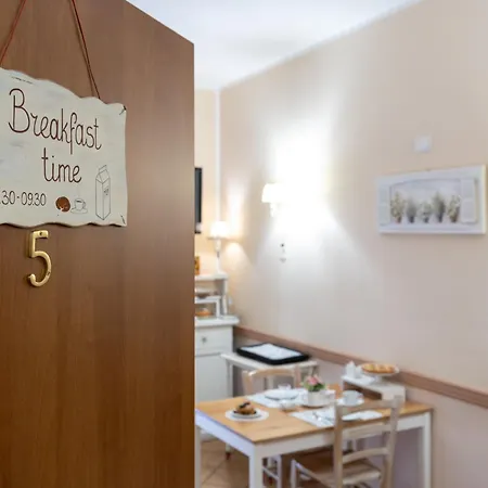 Oda ve Kahvaltı Casa Lollobrigida 4*