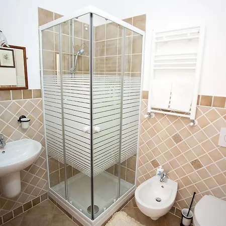 Casa Lollobrigida Bed & Breakfast 4*
